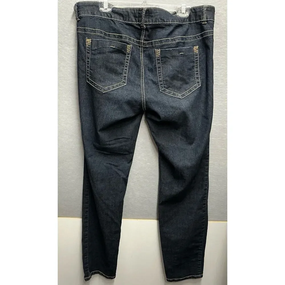 Torrid Woman’s Dark Wash Denim Blue Jeans‎ Sz 18R Straight Leg RN 120684